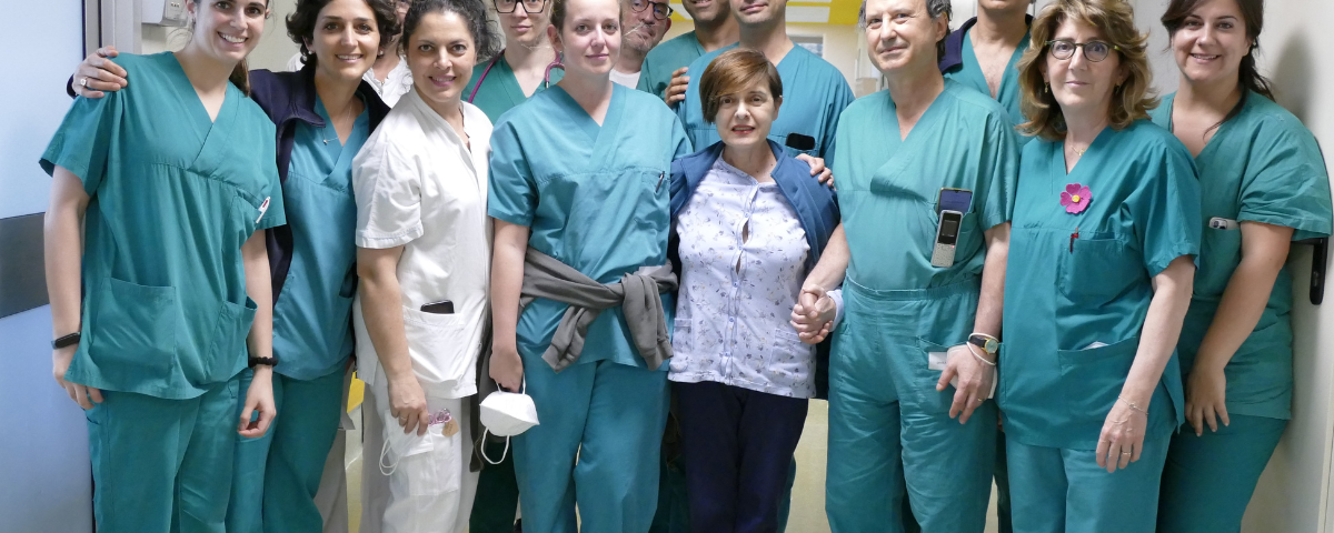 Lo staff chirurgico e la paziente