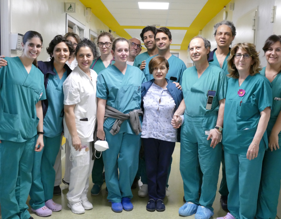 Lo staff chirurgico e la paziente